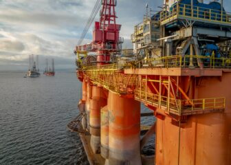 Olieplatform voor zee