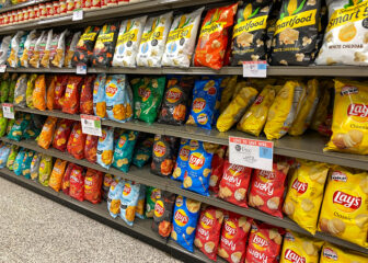 Lays chips in winkelschap