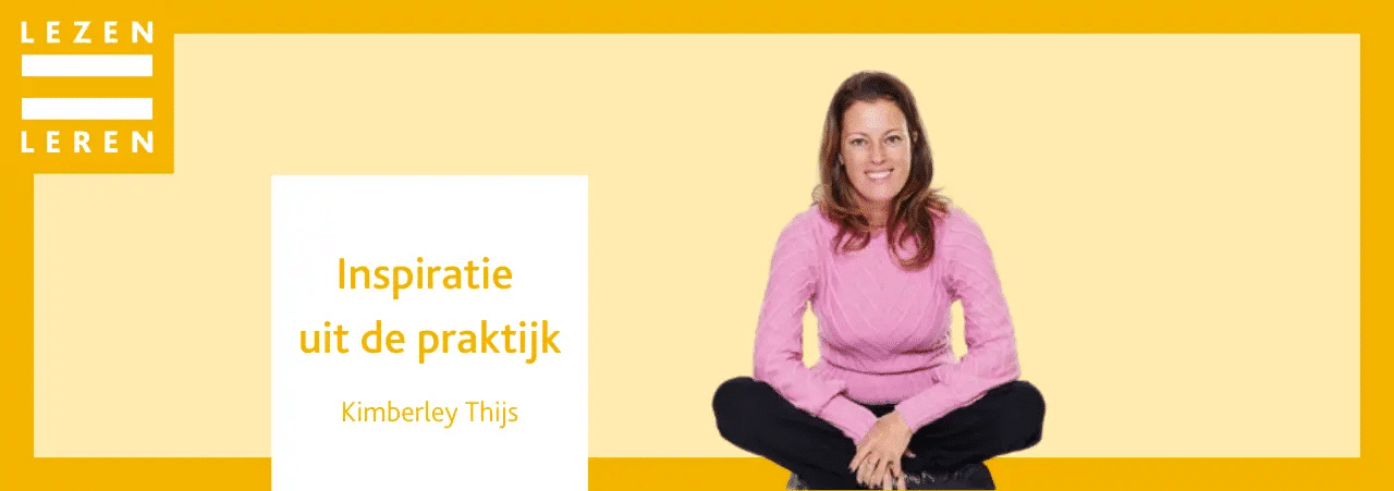 Header inspiratie uit de praktijk - Kimberley Thijs|leerling boek uitzoeken bibliotheek|docent presenteert boek aan klas